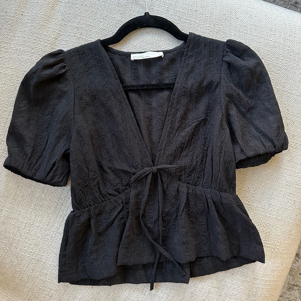 Oak + Fort Black Top